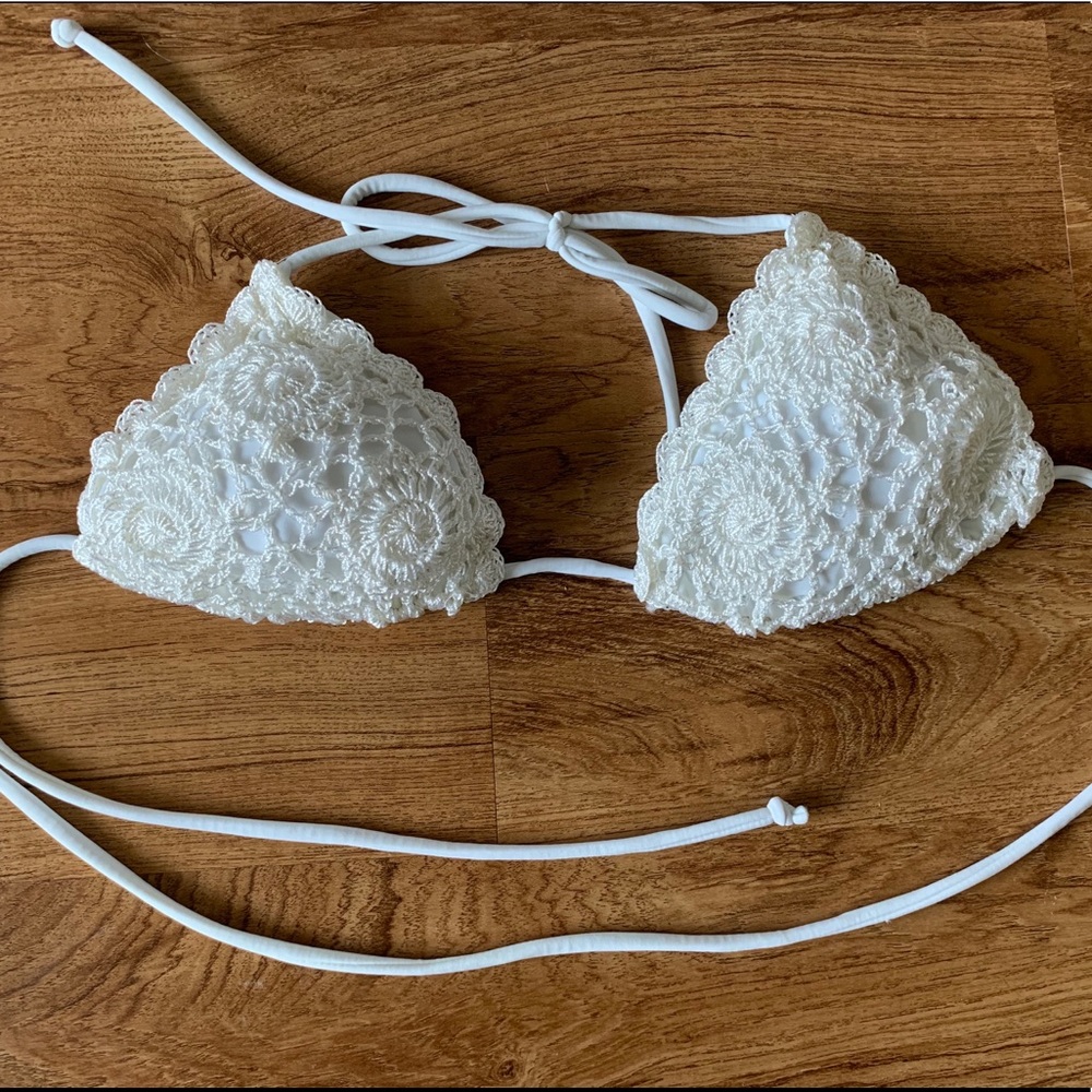 VENUS crochet lace white bikini top